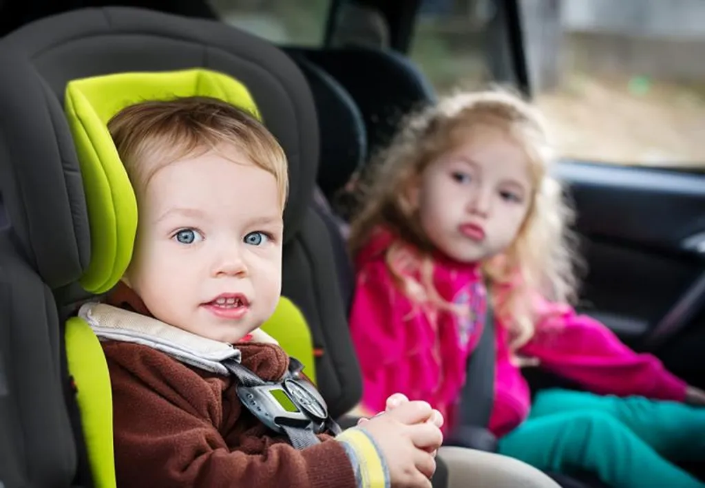 Kinderkraft Kindersitz COMFORT UP 1+2+3 Grau Und Weiß 19 Kinderkraft Kindersitz COMFORT UP 1+2+3 Grau Und Weiß – Bild 19