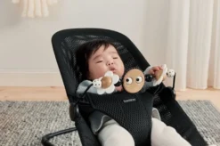 BabyBjörn BABYBJÖRN Babywippe Bliss Mesh Bundle Schwarz Mit Passendem Toys Naughty Eyes Schwarz/weiß Mit Schwarzem Rahmen -Babyprodukte Geschäft b0030bd36386b738deeead705c06b615