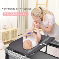 COSTWAY 3-in-1-Babybett, Tragbares Reisebett Mit Spielzeugstange, Klappbarer Laufstall Mit Stubenwagen, Wickeltisch Mit Tragetasche, Feststellbare Räder, Matratze, Tür Mit Reißverschluss (Grau) -Babyprodukte Geschäft e637b9460548cf0b64c1e78324e7f109